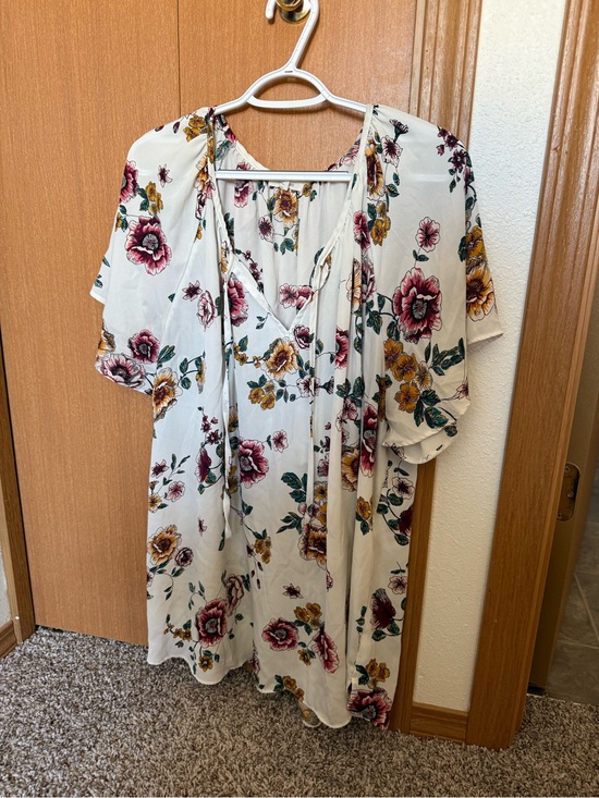 24/7 Maurices Tops - Cream Floral Tie-Neck Blouse with Pink & Mustard Blooms